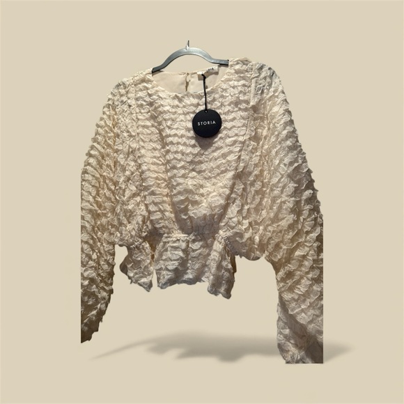 Storia Cream Textured Ruffle Top - Picture 3 of 4